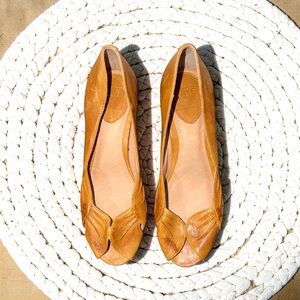 Frye Ada Pleats Peep Toe 3” Round Toe Heels in Camel Size 7